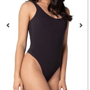 Velvet Rose Sleeveless Scoop Neck Bodysuit L